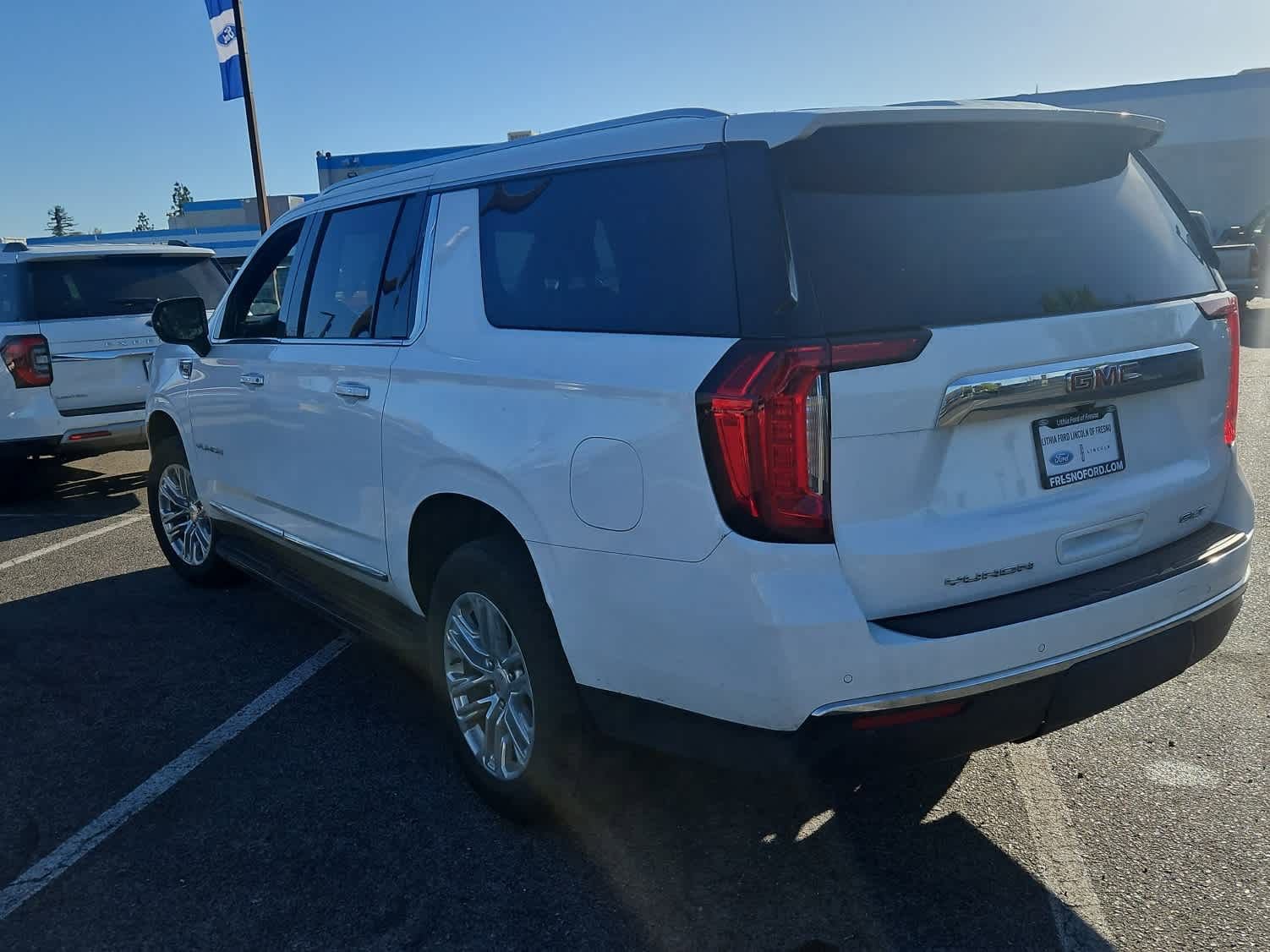 Used 2024 GMC Yukon XL SLT image 6