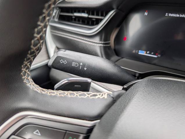 Used 2023 Jeep Grand Cherokee Limited AWD/4WD image 23