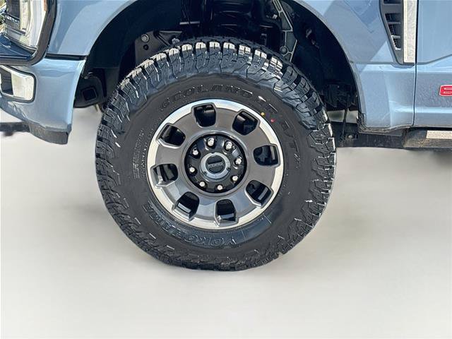 Certified 2023 Ford F350 Platinum w/ Tremor Off-Road Package AWD/4WD image 34