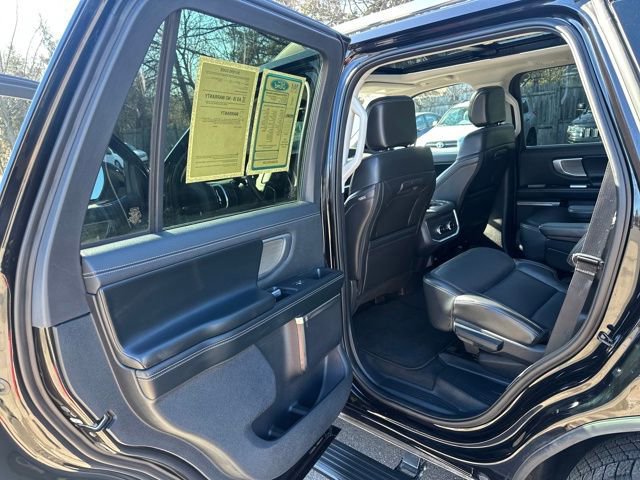 Certified 2025 Ford Expedition Platinum image 33