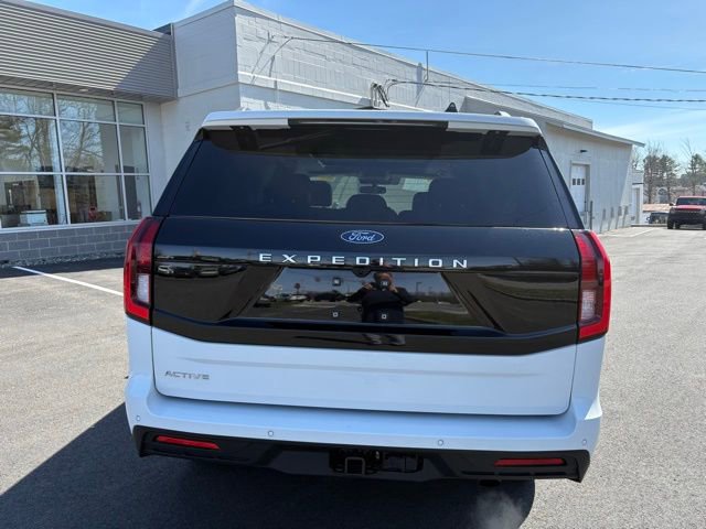 Certified 2025 Ford Expedition Active AWD/4WD image 4