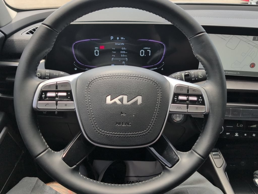 Used 2025 Kia Telluride S FWD image 17
