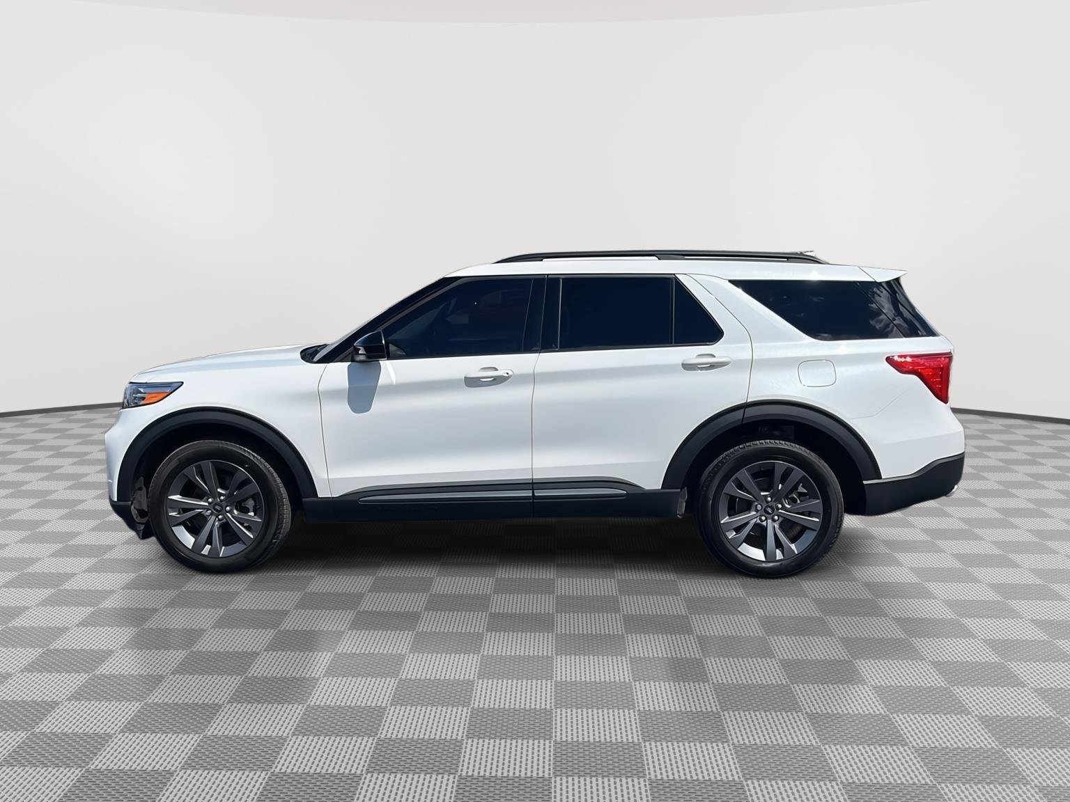 Certified 2023 Ford Explorer XLT w/ Equipment Group 202A image 2