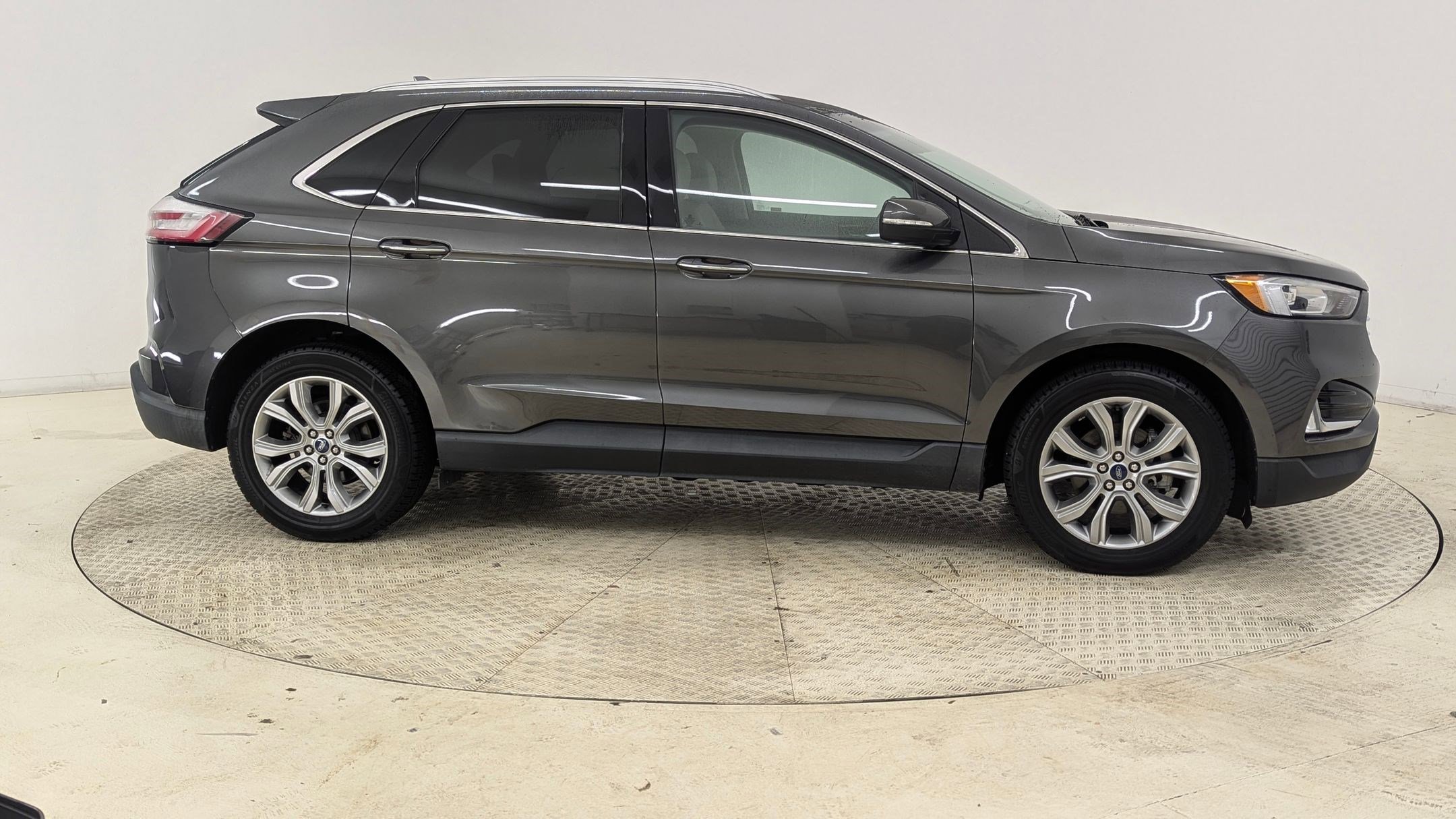 Certified 2019 Ford Edge Titanium image 8
