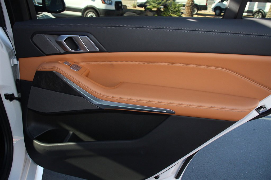 Used 2023 BMW X7 xDrive40i w/ M Sport Package image 25