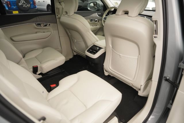 Used 2025 Volvo XC90 B6 Plus w/ Protection Package Premier AWD/4WD image 15