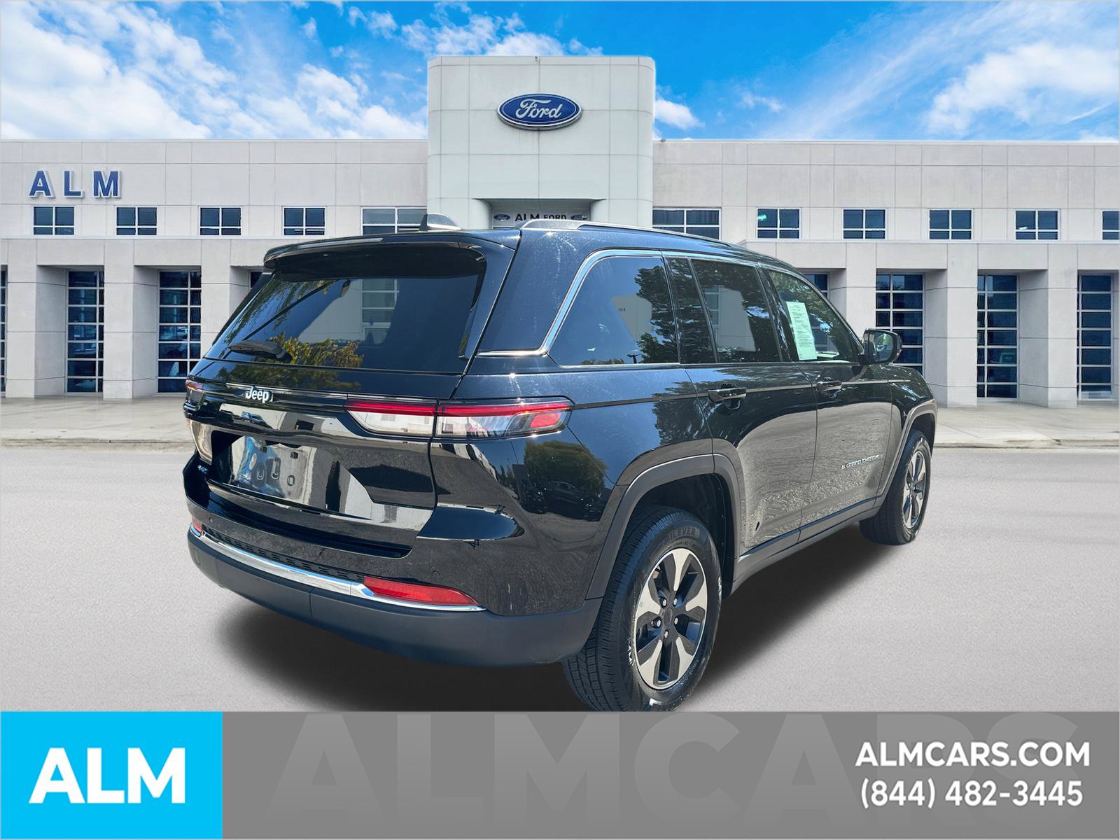 Used 2024 Jeep Grand Cherokee Limited 4xe AWD/4WD image 5