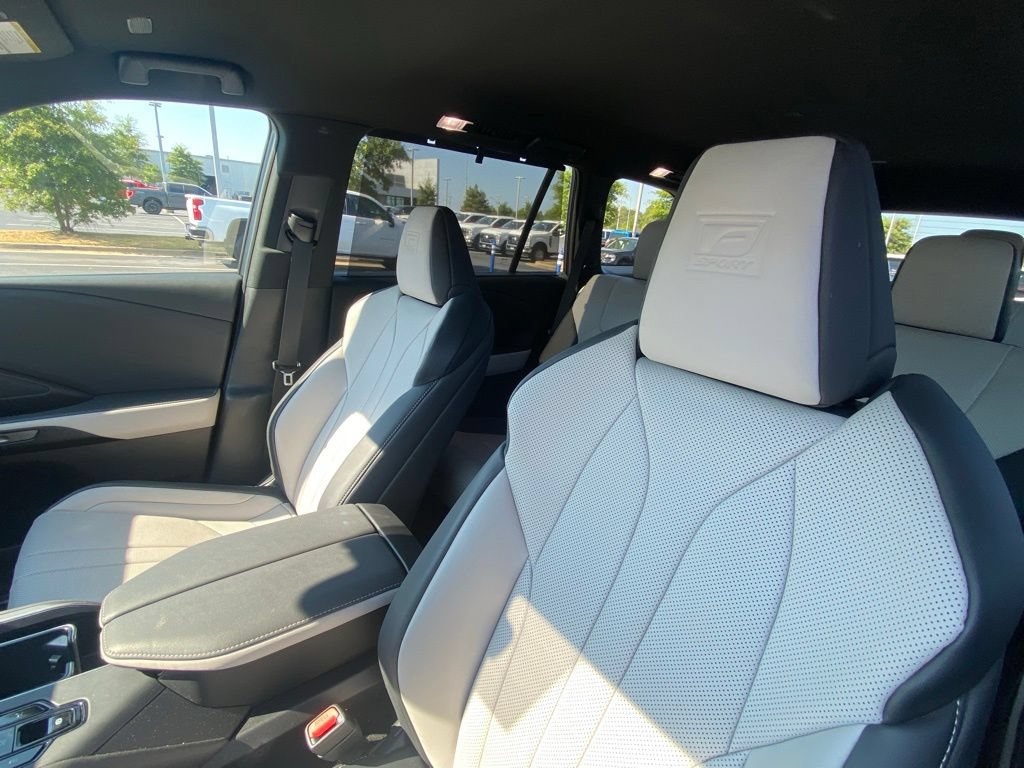 Used 2025 Lexus TX 500h AWD w/ Technology Package image 21