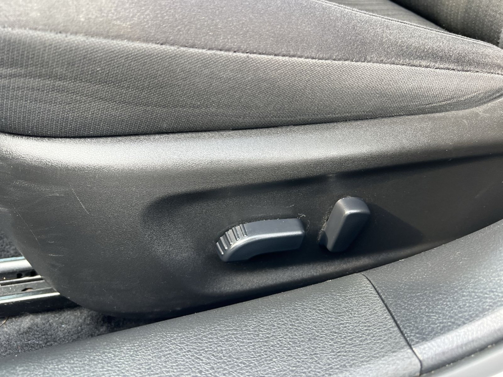 Used 2024 Nissan Altima 2.5 SV FWD image 14