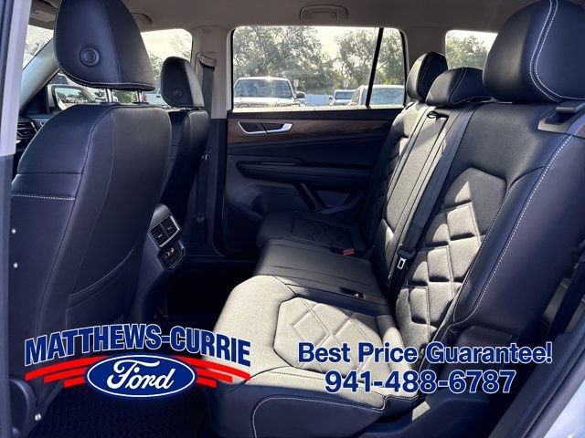 Used 2026 Volkswagen Atlas SE FWD image 12