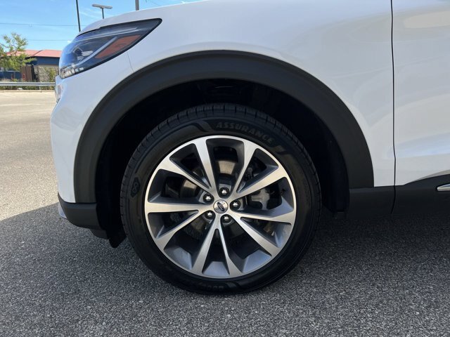 Certified 2025 Ford Explorer Platinum w/ Ultimate Package AWD/4WD image 10