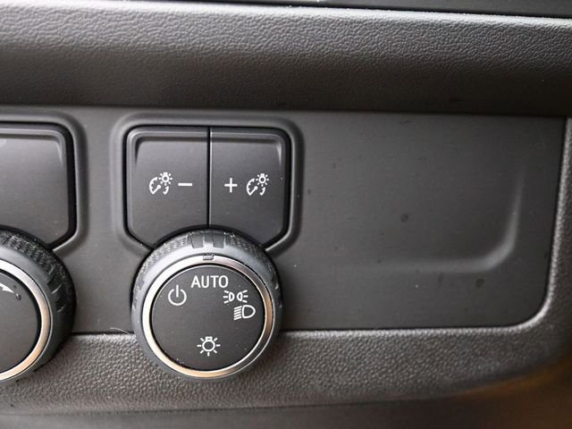 Used 2023 Chevrolet Suburban Premier image 22