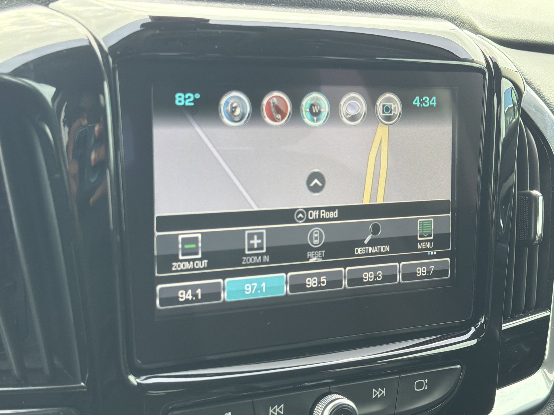 Used 2019 Chevrolet Traverse LT w/ LT Premium Package FWD image 7