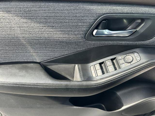 Used 2023 Nissan Rogue SV image 13