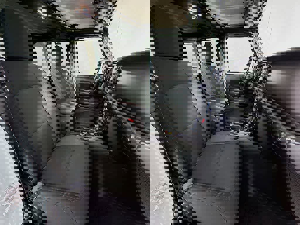 Used 2023 Jeep Wrangler Willys image 18