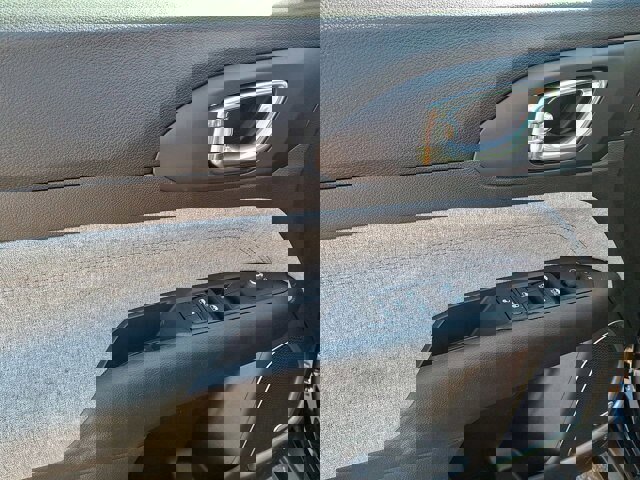 Used 2022 Jeep Compass Latitude w/ Sun and Sound Group image 15