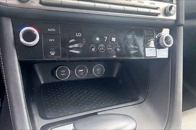 Used 2025 Genesis G70 2.5T RWD image 28