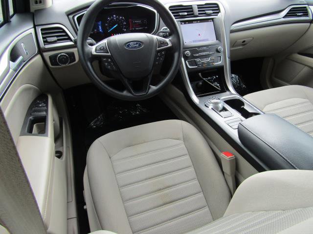 Certified 2019 Ford Fusion SE FWD image 2