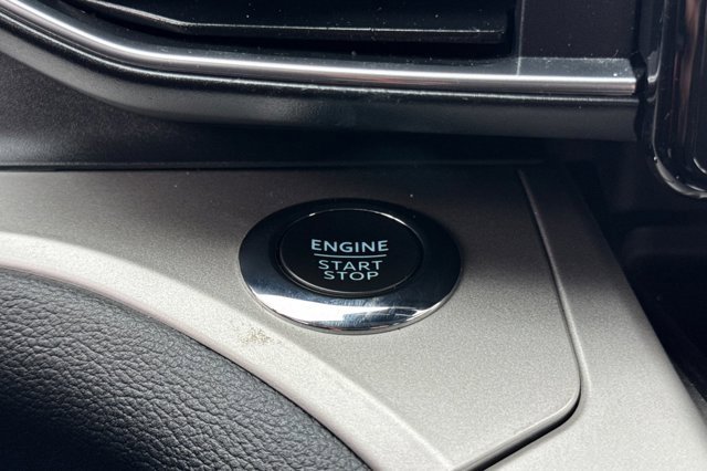 Certified 2022 Ford Explorer XLT w/ Equipment Group 202A image 25