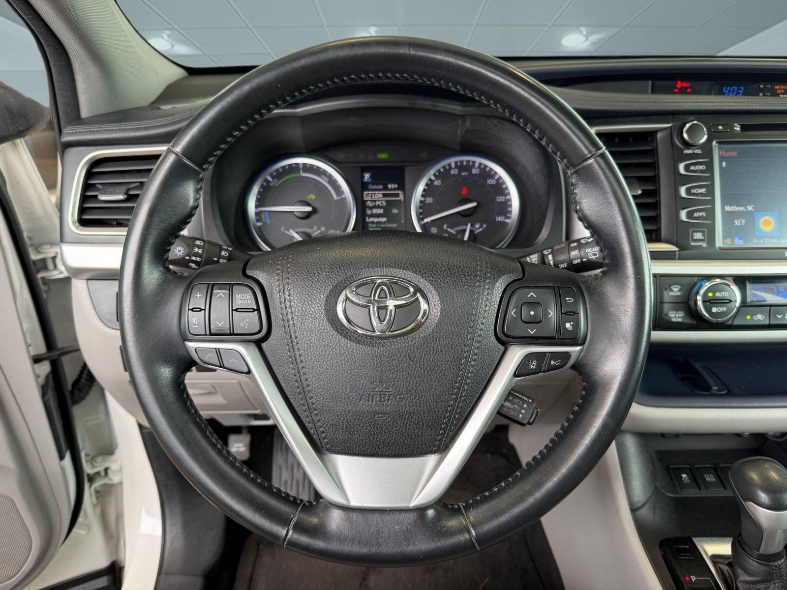 Used 2018 Toyota Highlander Limited AWD/4WD image 31