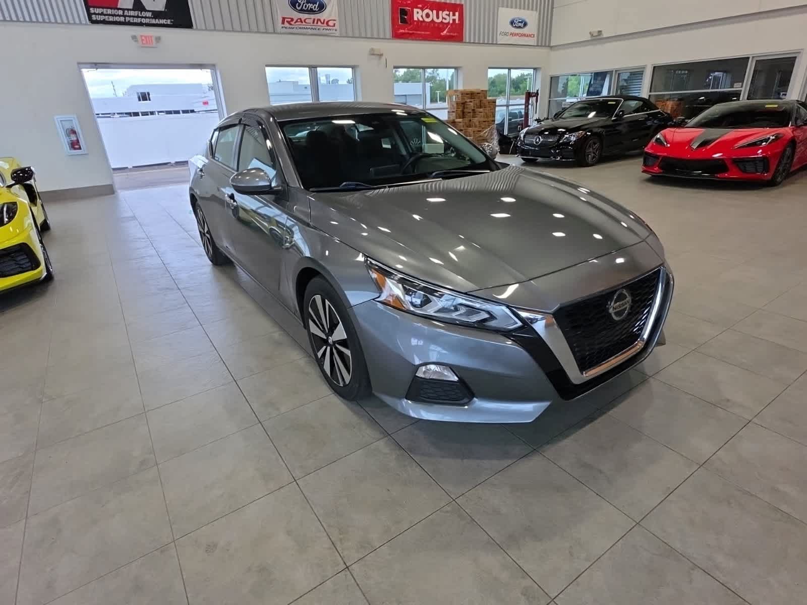 Used 2022 Nissan Altima 2.5 SV FWD image 5