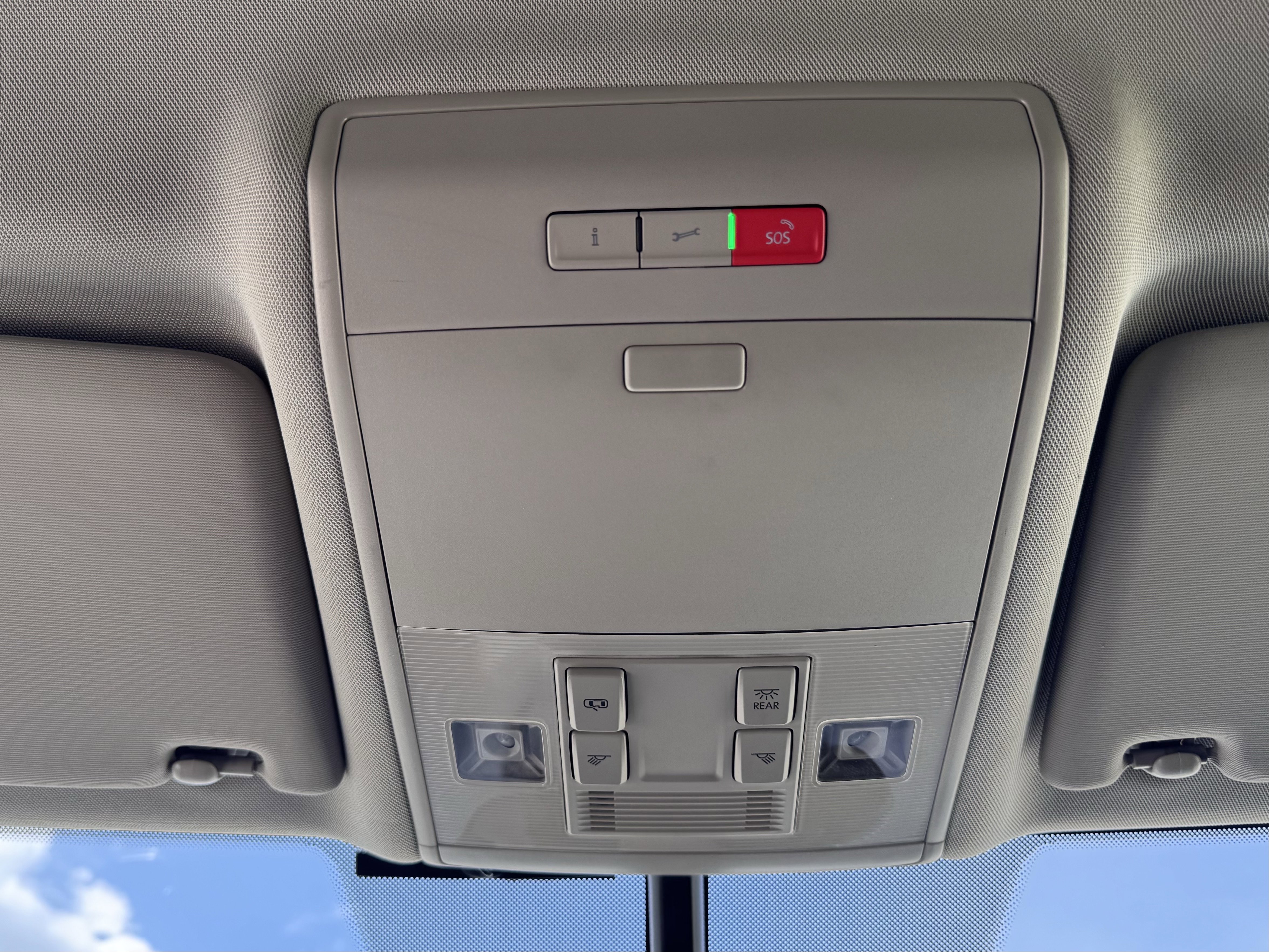 Used 2022 Volkswagen Atlas SE image 25