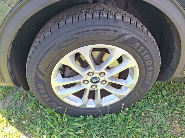 Certified 2022 Ford Escape SE w/ Convenience Package AWD/4WD image 5