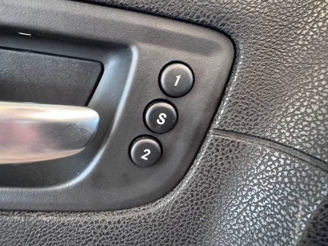 Used 2019 Chrysler 300 Limited RWD image 11