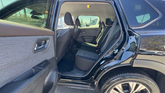 Used 2023 Nissan Rogue SV AWD/4WD image 18