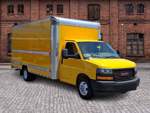 Used 2022 GMC Savana 3500 Extended w/ Power Convenience Package RWD image 3