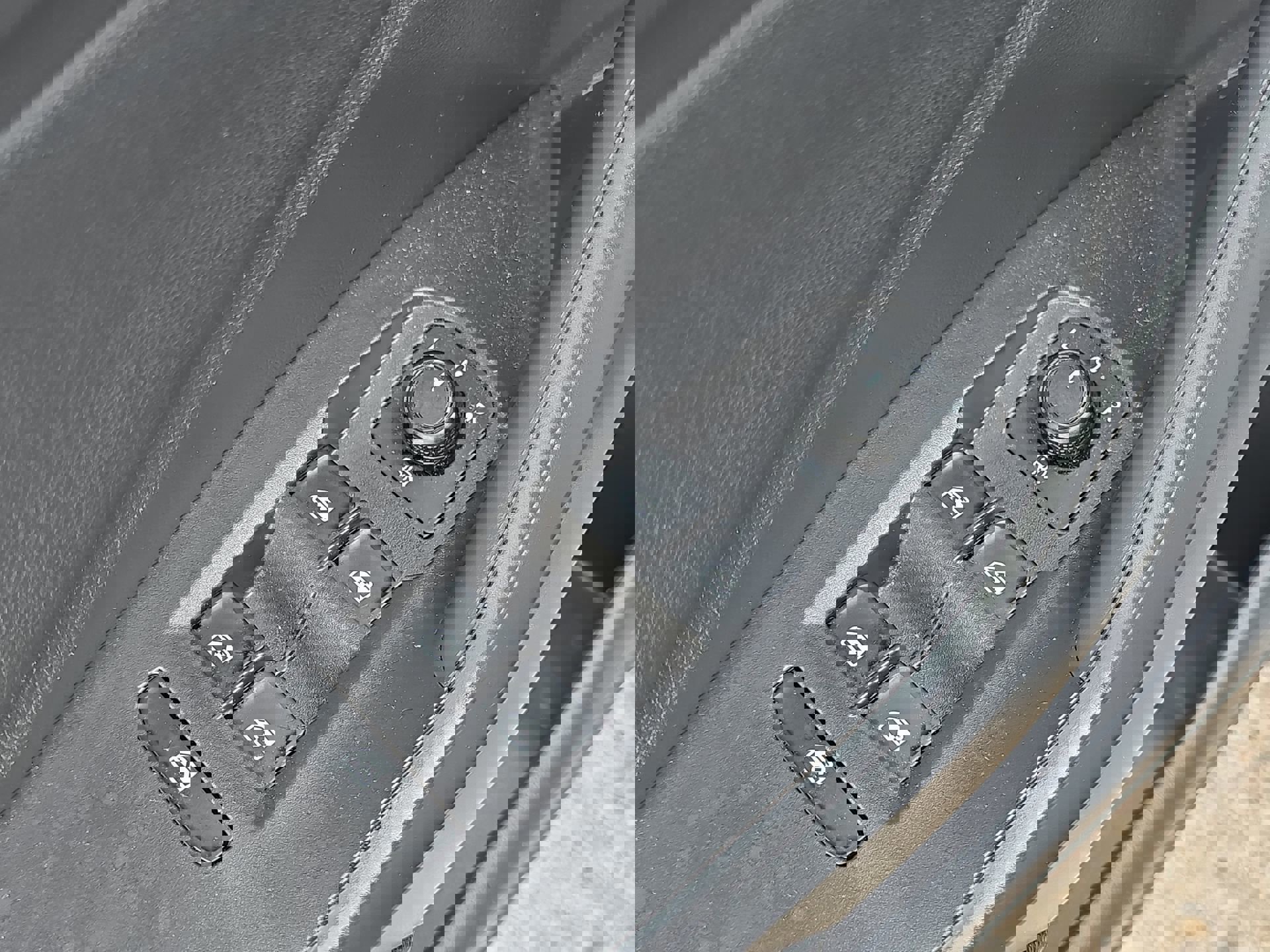 Used 2020 Volkswagen Jetta R-Line image 12