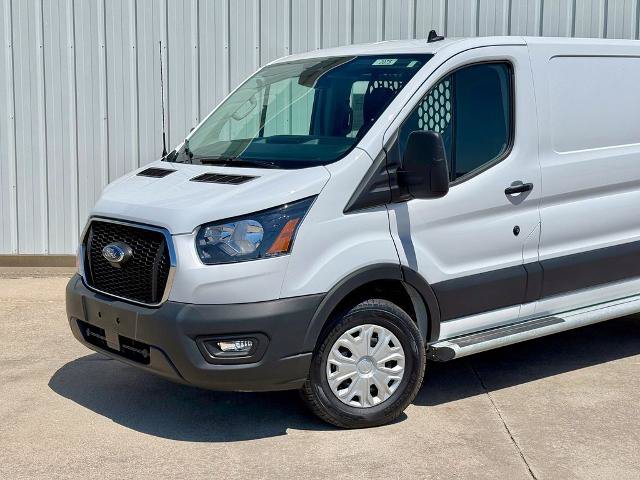 Certified 2025 Ford Transit 250 Low Roof w/ Exterior Upgrade Package RWD image 2