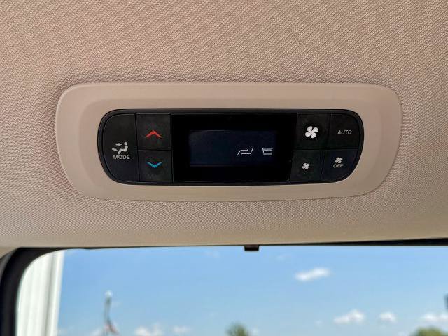 Used 2021 Chrysler Pacifica Touring-L FWD image 34
