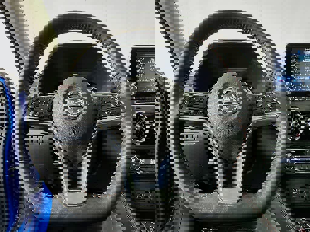 Used 2025 Nissan Sentra SR w/ SR Premium Package image 18