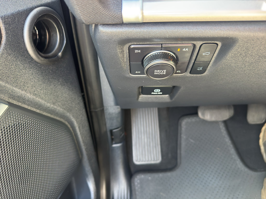 Certified 2025 Ford Expedition Active AWD/4WD image 17