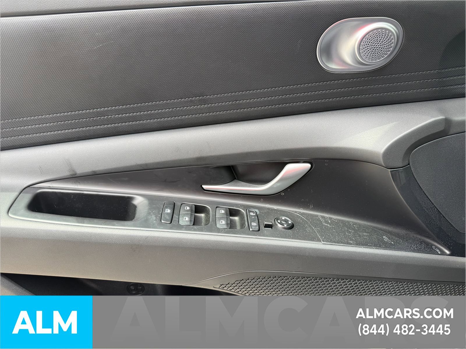 Used 2025 Hyundai Elantra SE image 21