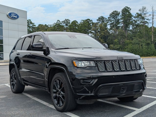 Used 2020 Jeep Grand Cherokee Altitude RWD image 6