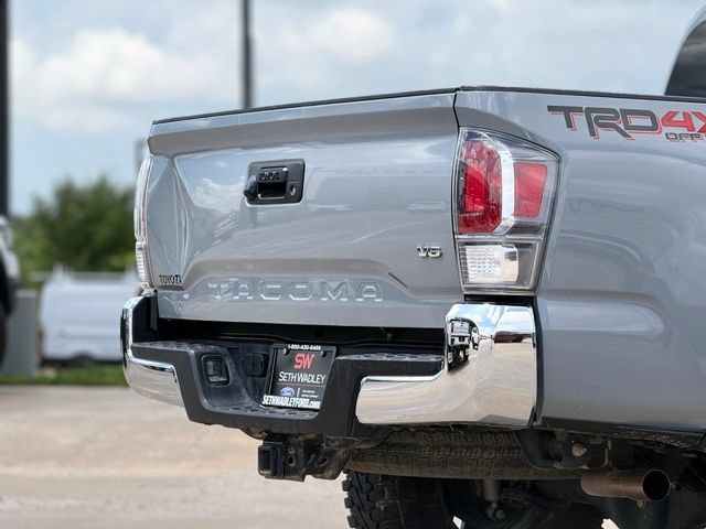Used 2020 Toyota Tacoma TRD Off-Road AWD/4WD image 12