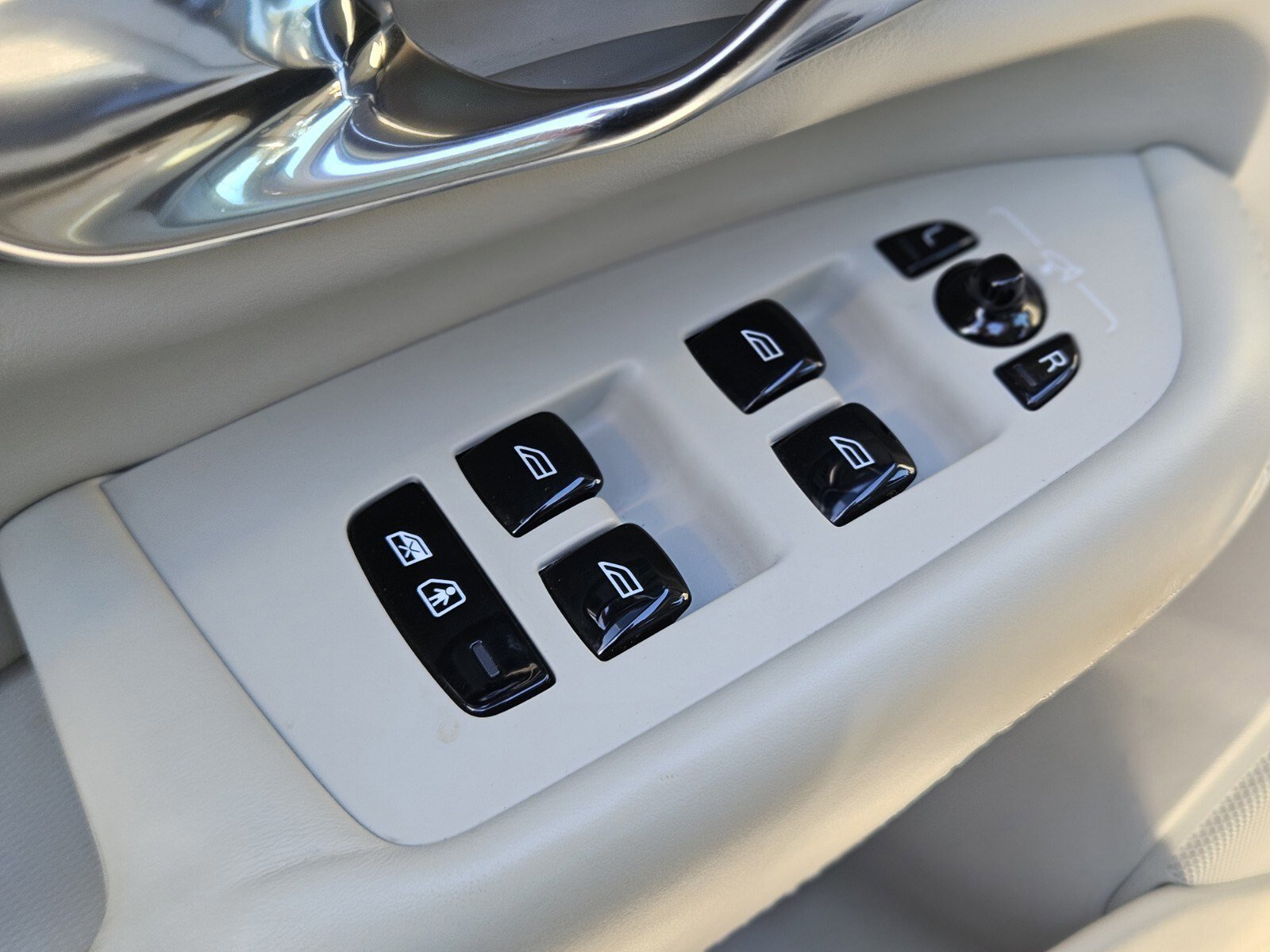 Used 2020 Volvo XC90 T6 Inscription w/ Protection Package Premier image 18