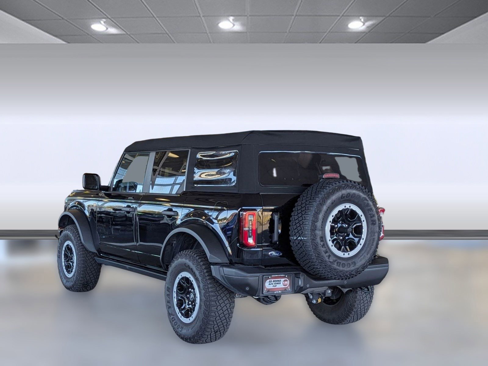 Certified 2023 Ford Bronco Badlands w/ Sasquatch Package image 3