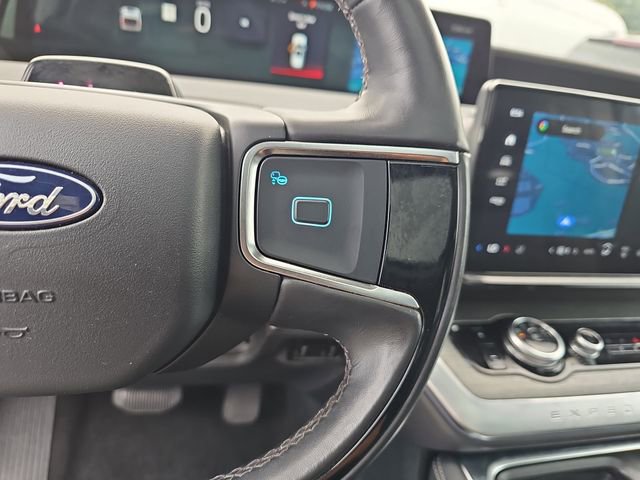 Certified 2025 Ford Expedition Platinum AWD/4WD image 14