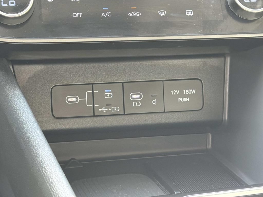 Used 2025 Hyundai Sonata SEL FWD image 17