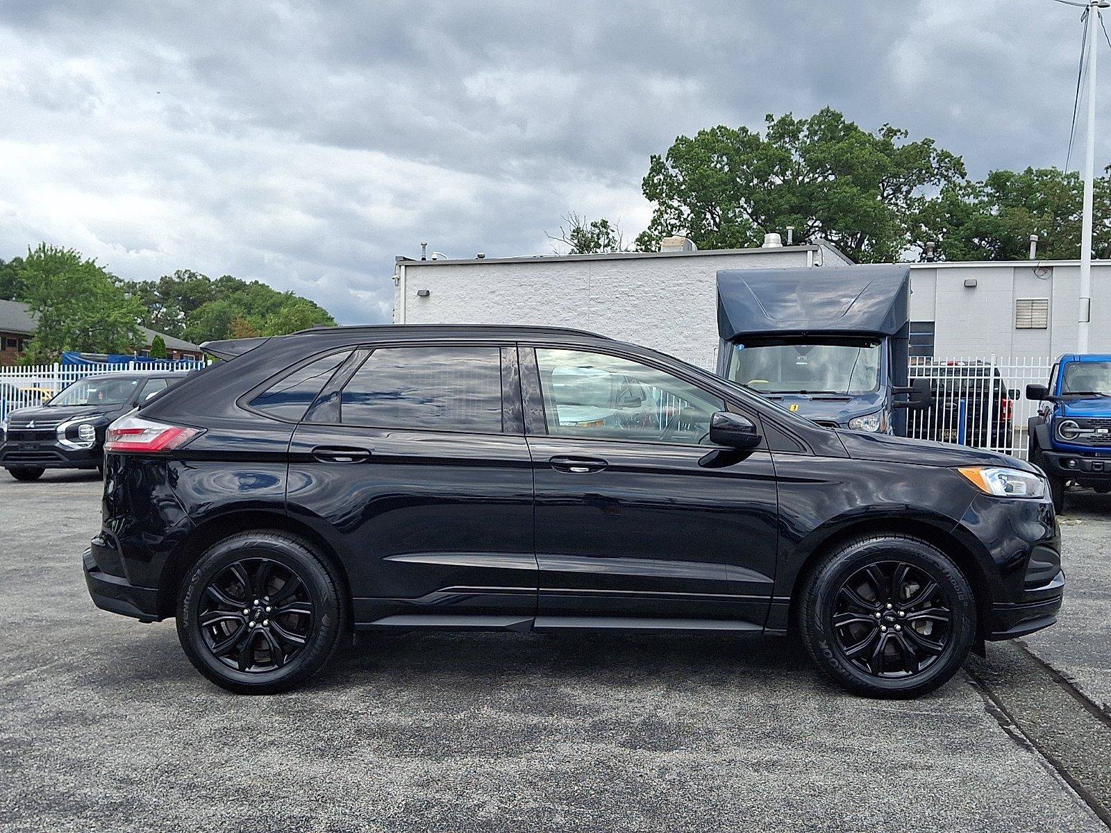 Certified 2022 Ford Edge SE w/ Black Appearance Package AWD/4WD image 7