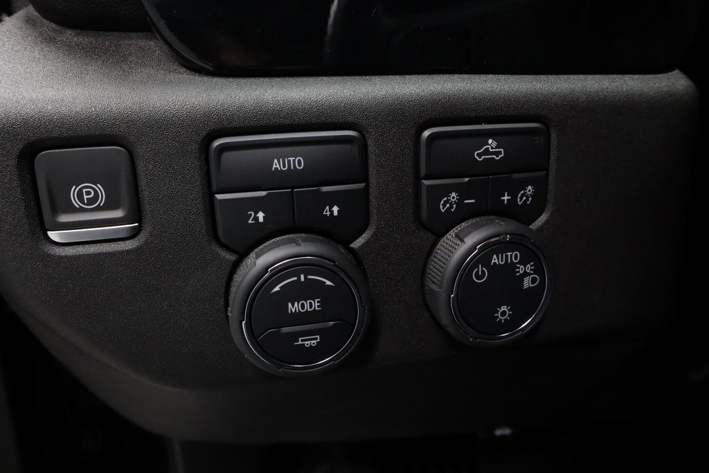 Used 2024 Chevrolet Silverado 1500 LT image 27