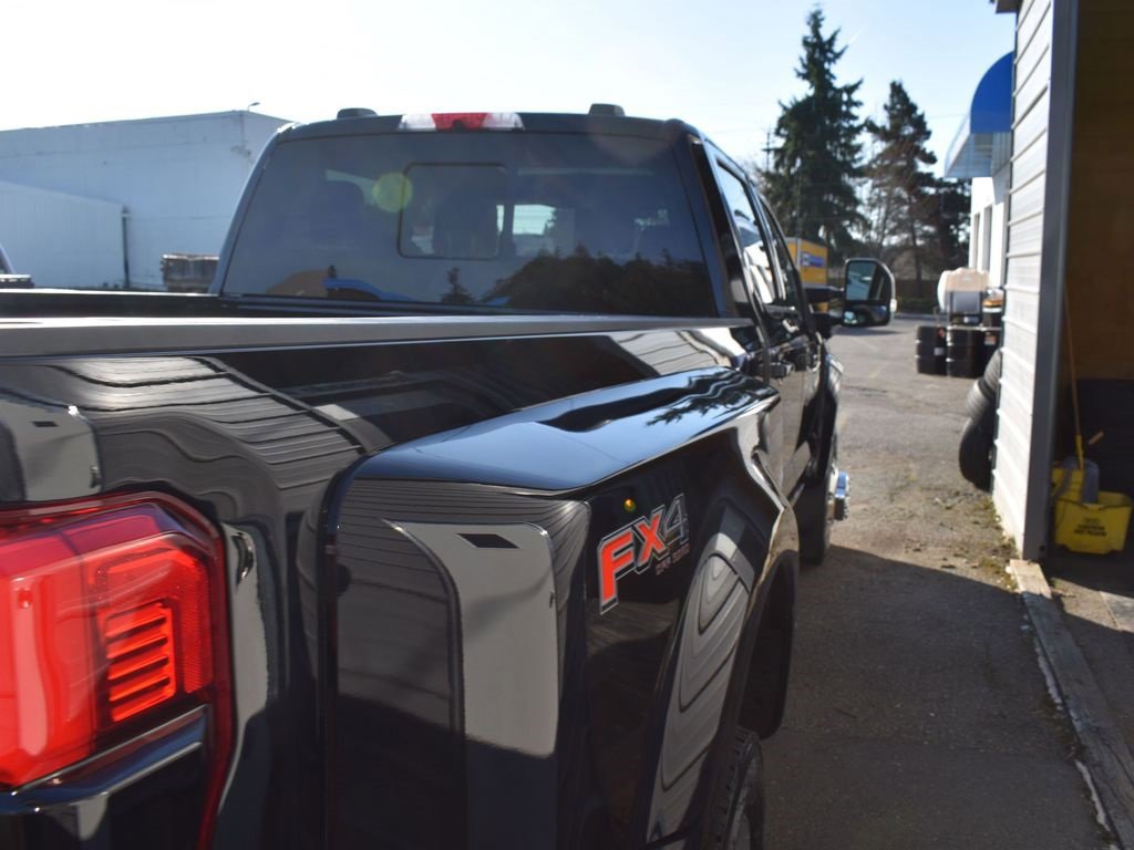 Certified 2025 Ford F450 Platinum w/ FX4 Off-Road Package image 4