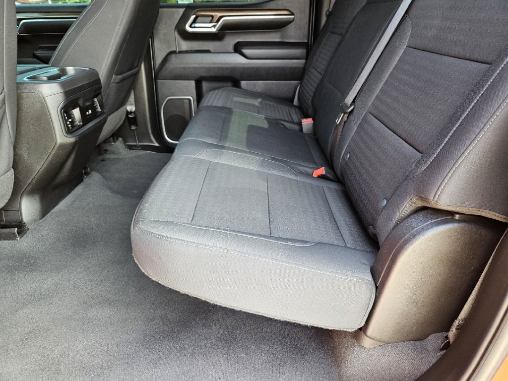 Used 2024 Chevrolet Silverado 1500 LT RWD image 23
