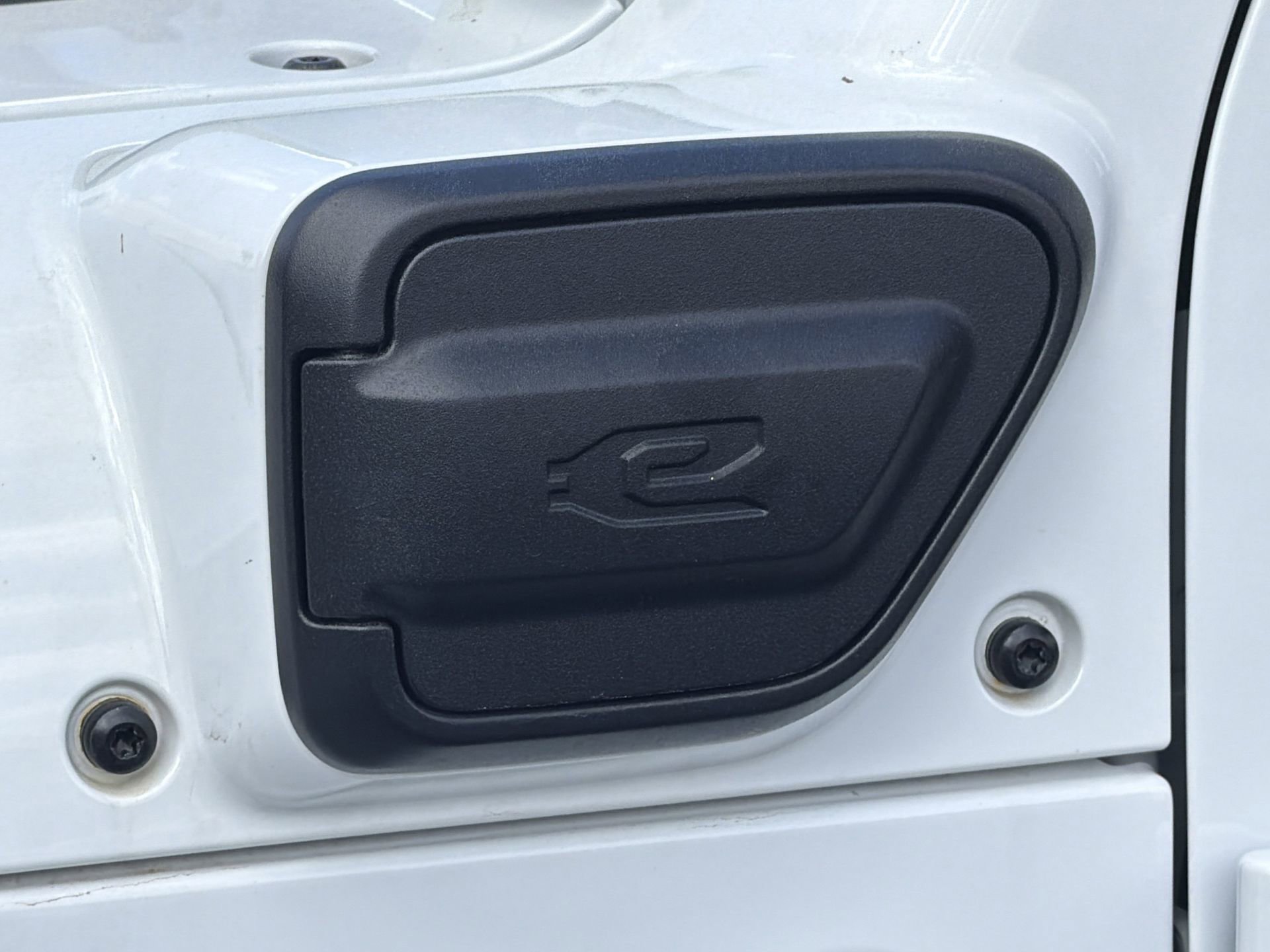 Used 2025 Jeep Wrangler Unlimited Sahara w/ Safety Group image 15