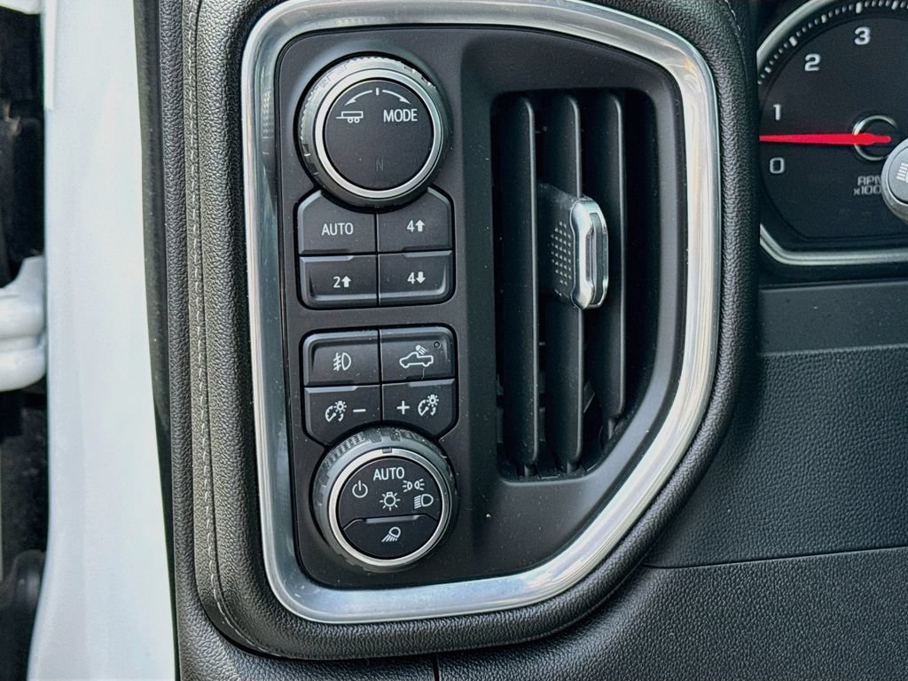 Used 2022 Chevrolet Silverado 1500 High Country AWD/4WD image 10