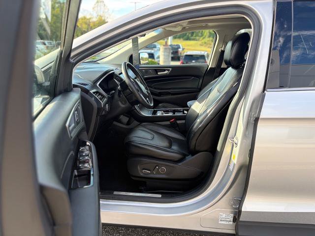 Certified 2019 Ford Edge Titanium w/ Equipment Group 301A FWD image 11