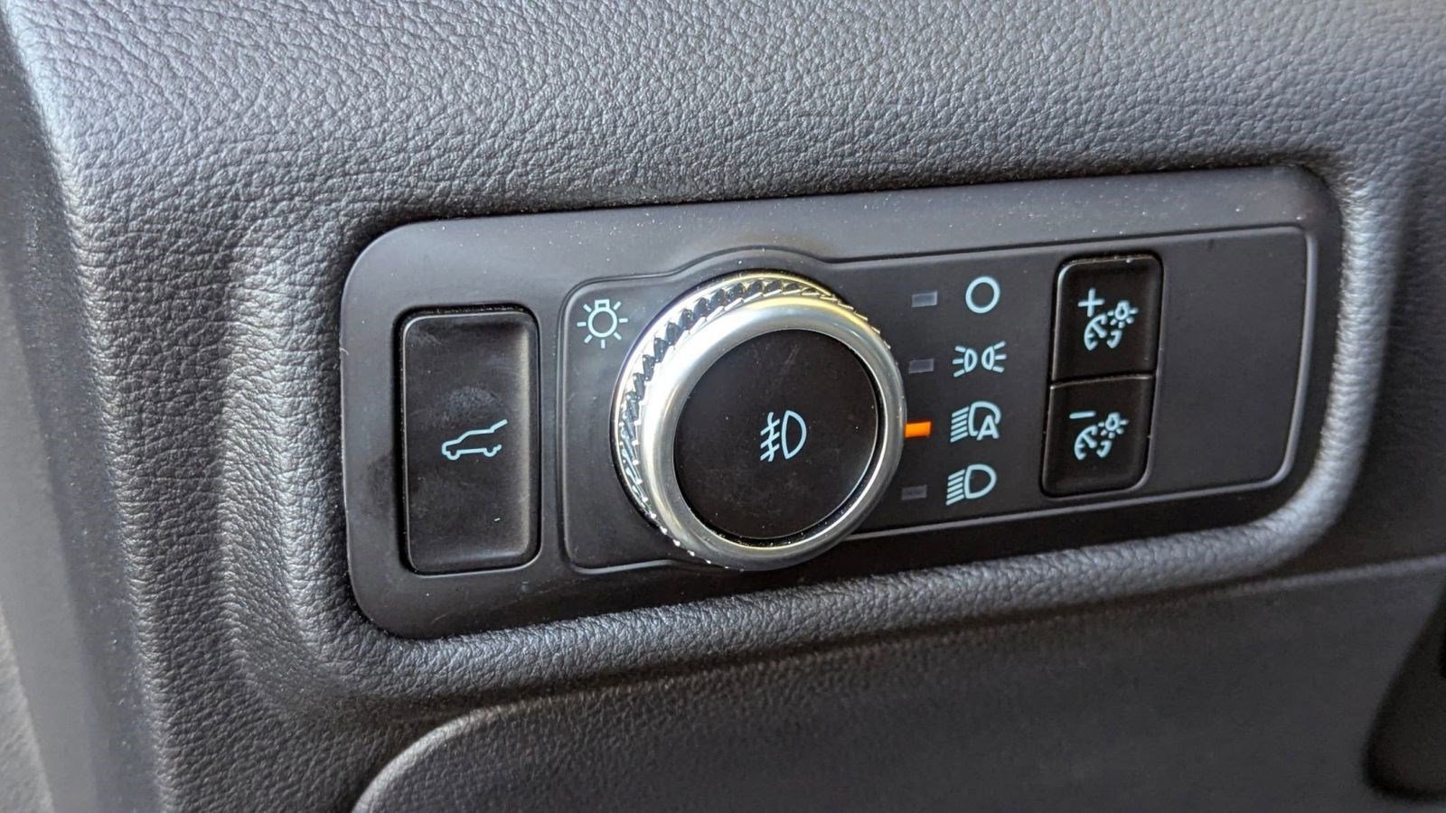 Certified 2023 Ford Explorer XLT w/ Equipment Group 202A image 18